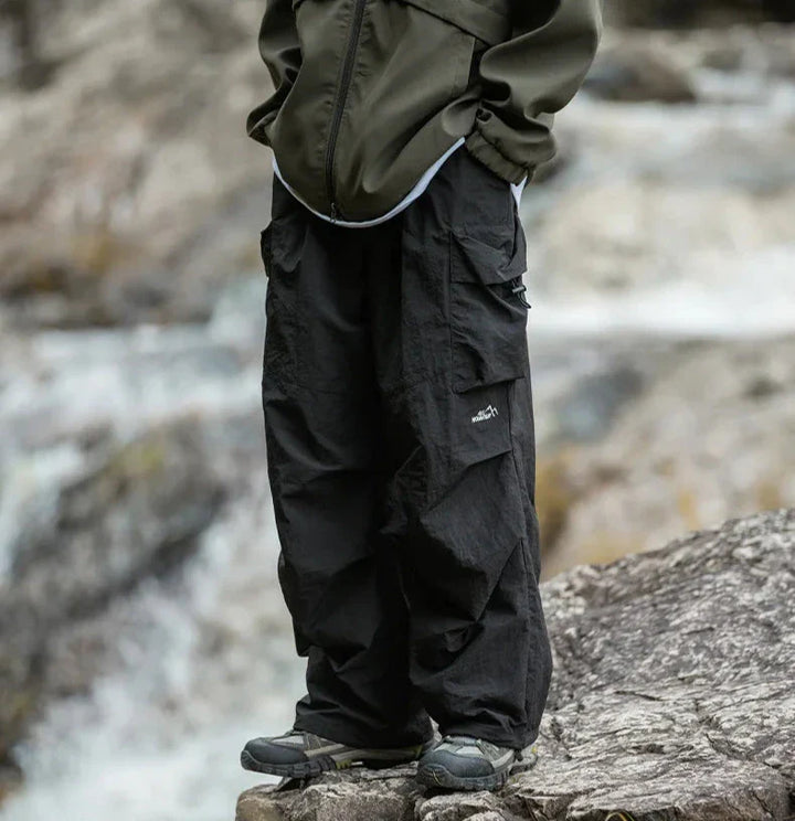 Drune Herren Cargohose mit seitlichen Taschen und weiter Passform