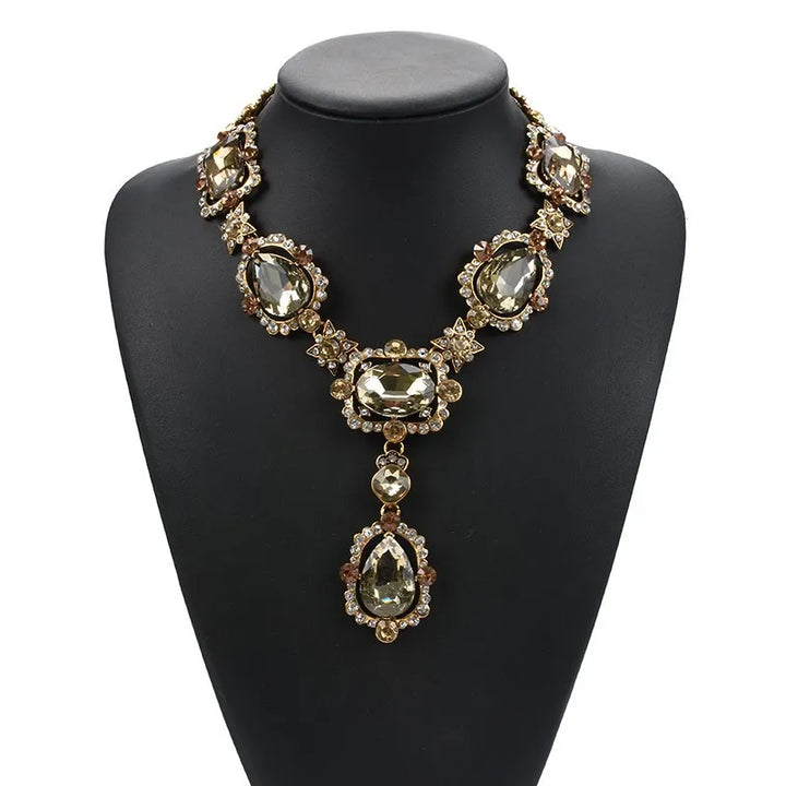Drune | Statement Rhinestones Schmuck Große Edelstein Gem Stein Kristall Viktorianischer Schmuck Grüner Smaragd Bib Halskette für Frauen
