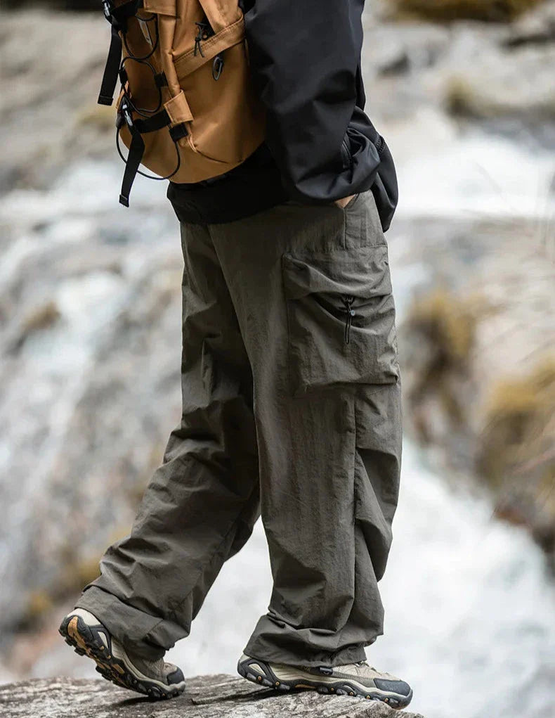 Drune Herren Cargohose mit seitlichen Taschen und weiter Passform