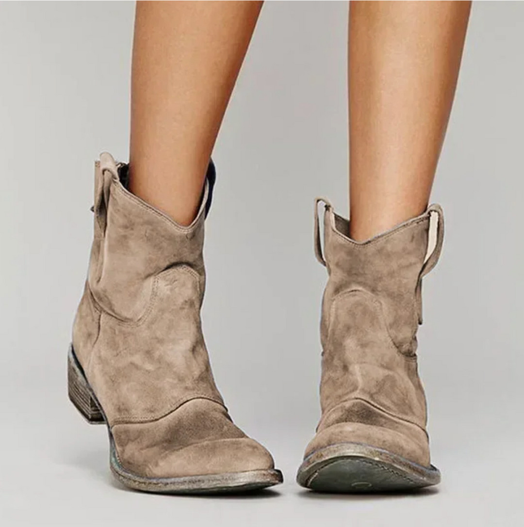Drune | Western Inspirierte Wildlederstiefeletten