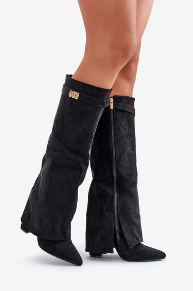 Drune | Wildleder Klappkniehohe Stiefel Schnallen Detail Blockabsatzstiefel