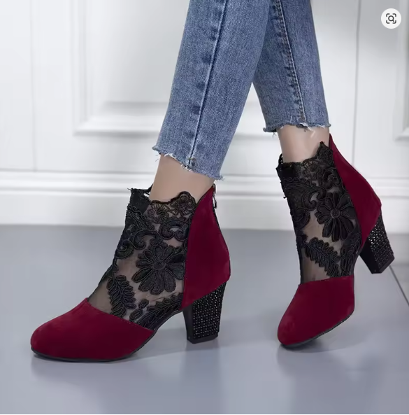 Drune - Sandalen mit Spitzenblumen