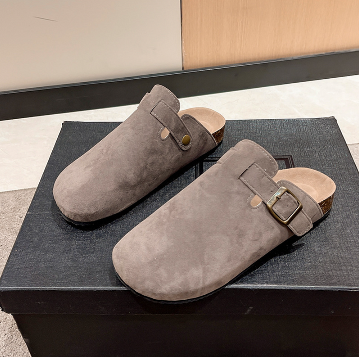 Drune | Lässige Wildlederclogs Mit Schnallenriemen Für Herren