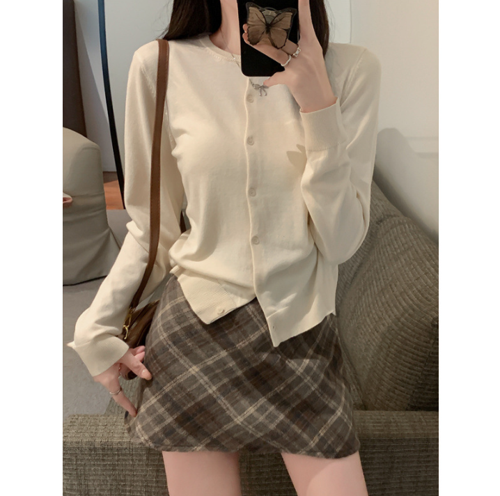 Damen Strickjacke mit knöpfbarem Design und elegantem Rundhalsausschnitt Drune