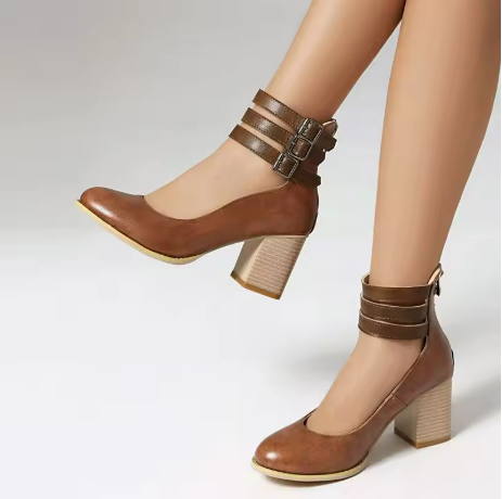 Drune | Stylische Pumps mit Knöchelriemen