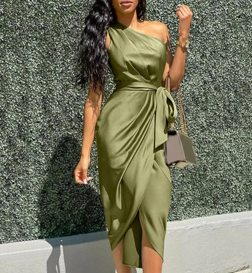 Drune | One Shoulder Midi Kleid Asymmetrische Passform Taillenknoten Detail Eleganter Drapierter Rock