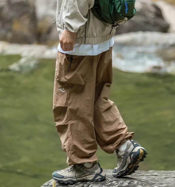 Drune Herren Cargohose mit seitlichen Taschen und weiter Passform