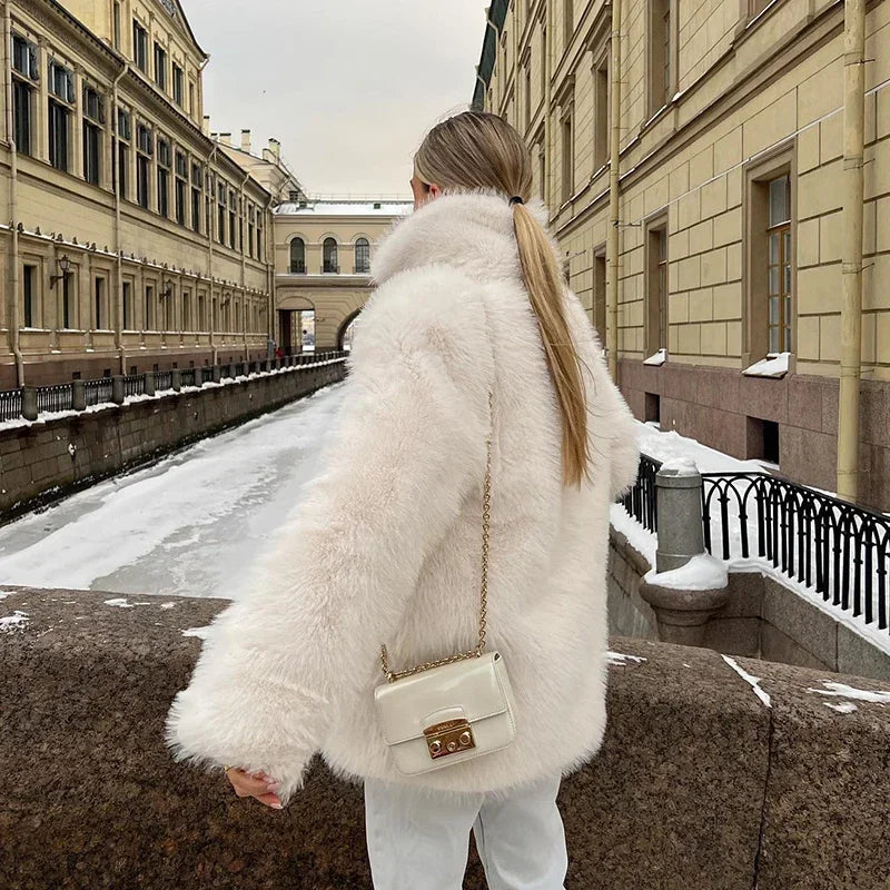 Drune | Eleganter Schneefall Kunstpelzmantel
