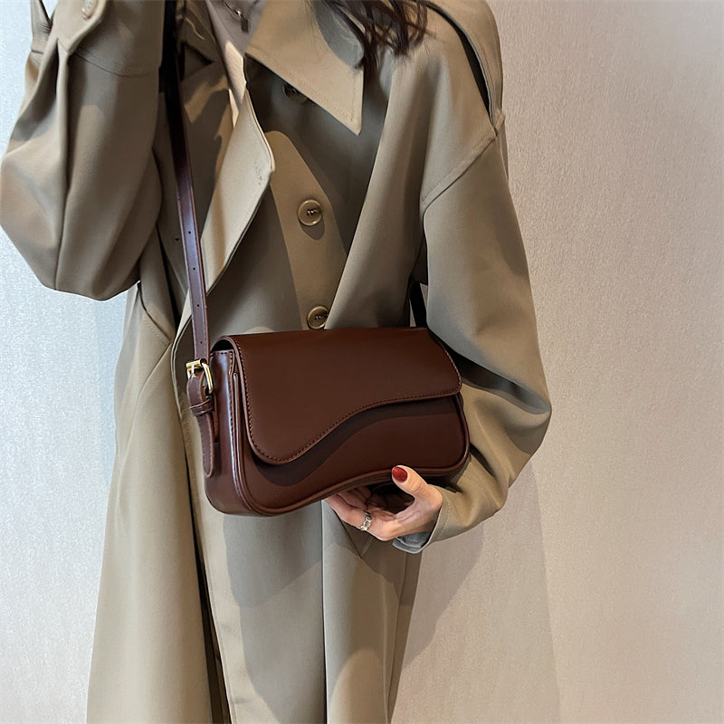 Drune | Vintage Leder Crossbody-Taschen Kleine Umhängetasche Stilvolle Armpit Handtaschen und Geldbörsen