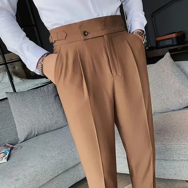 Drune | Chic Hochtaillierte Chinohose