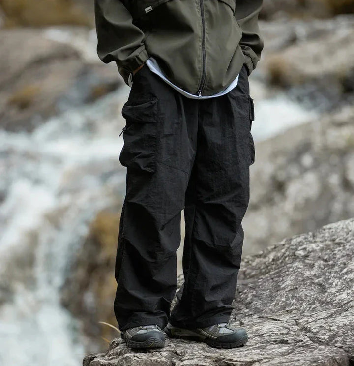 Drune Herren Cargohose mit seitlichen Taschen und weiter Passform