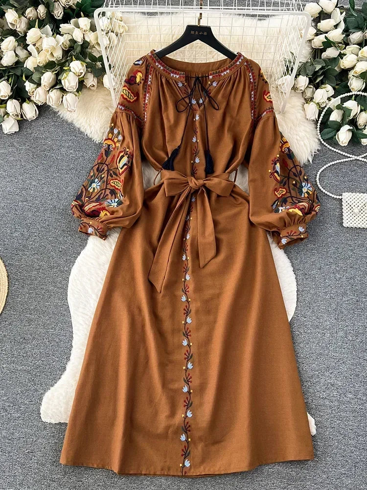 Drune | Bestickte Maxikleid aus Leinen mit Laternenärmeln Virjelyn