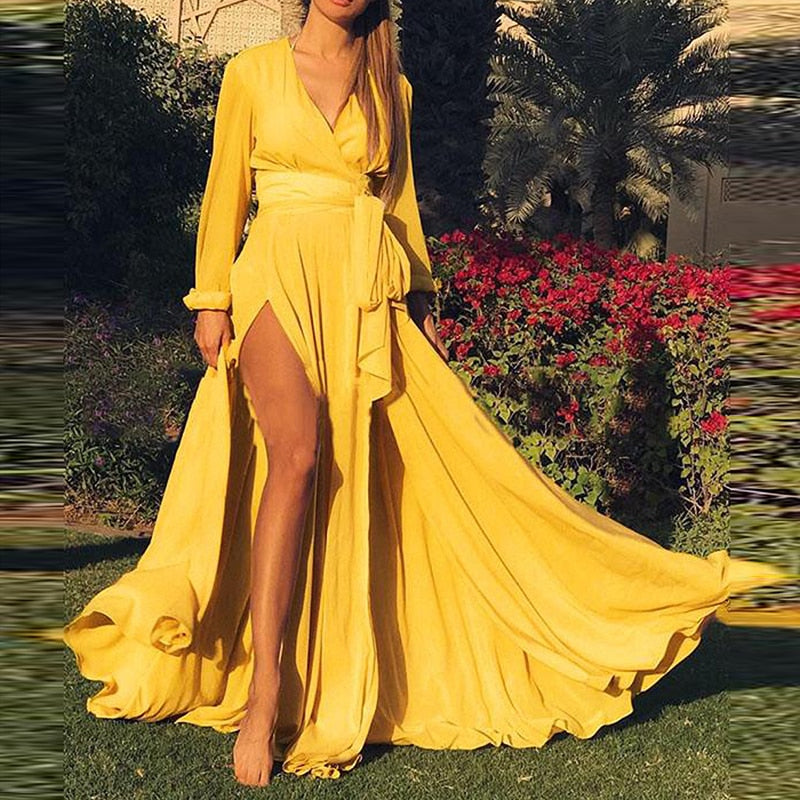 Drune - Maxikleid mit V-Ausschnitt und Schlitz