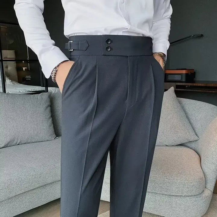 Drune | Chic Hochtaillierte Chinohose