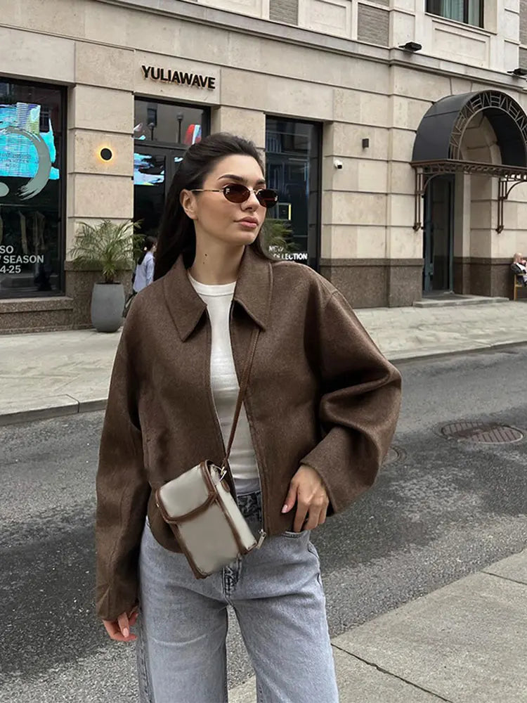 Drune | Braune Wolljacke Für Damen Mit Elegantem Kragen