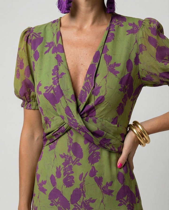 Leichtes Sommerkleid mit Blumenmuster und V-Ausschnitt für den Alltag | Drune