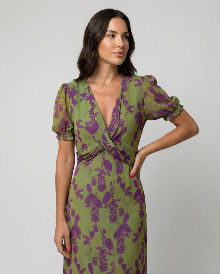 Leichtes Sommerkleid mit Blumenmuster und V-Ausschnitt für den Alltag | Drune
