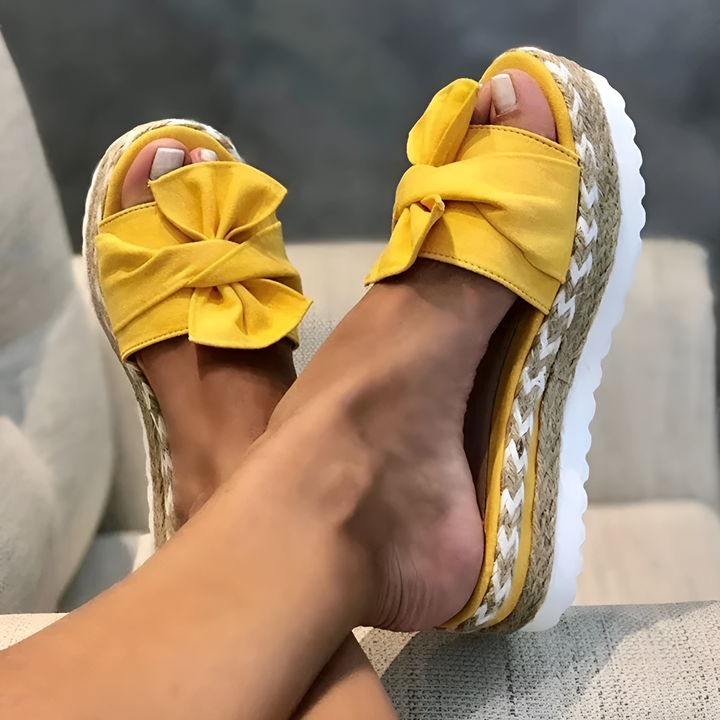 Drune | Sandalen Mit Keilabsatz Und Schleifendetail