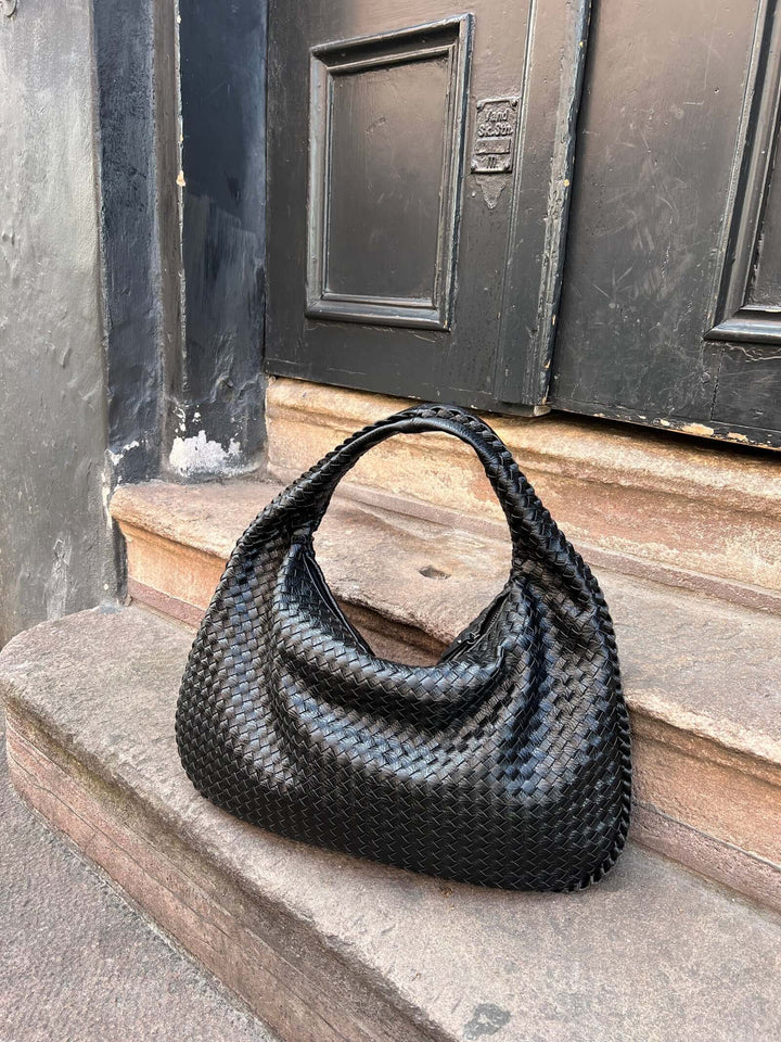 Drune | Schultertasche Damen - elegante und geräumige Ledertasche