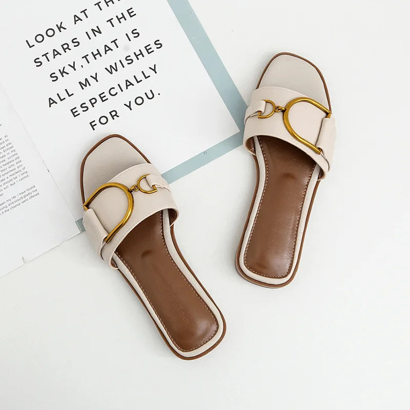 Drune – Damen-Slipper aus Leder mit quadratischer Zehenpartie: Designer-Flats mit Metallverzierung, Outdoor-Flip-Flops, Gummisohle