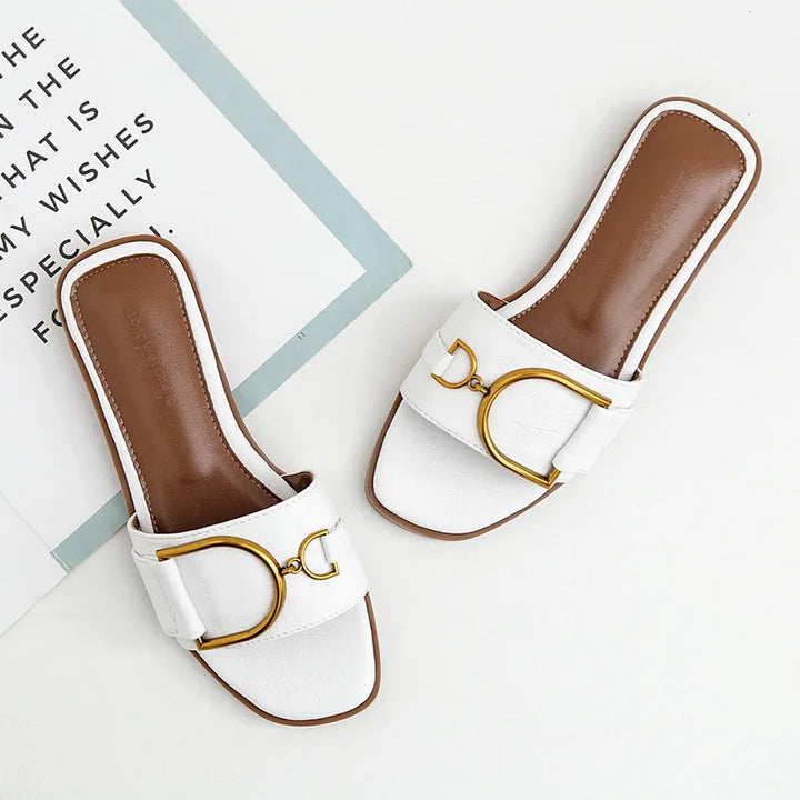 Drune – Damen-Slipper aus Leder mit quadratischer Zehenpartie: Designer-Flats mit Metallverzierung, Outdoor-Flip-Flops, Gummisohle