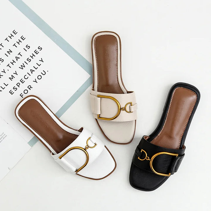 Drune – Damen-Slipper aus Leder mit quadratischer Zehenpartie: Designer-Flats mit Metallverzierung, Outdoor-Flip-Flops, Gummisohle