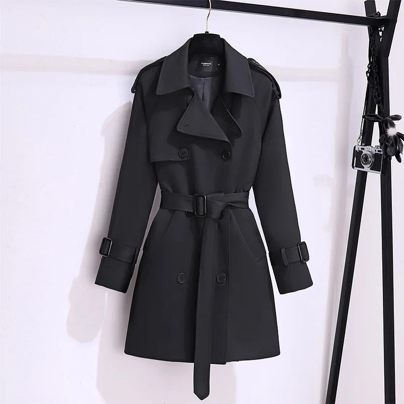 Drune | Damen Lange Trenchcoat mit Gürtel und Doppelknöpfen
