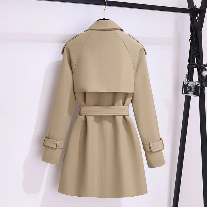 Drune | Damen Lange Trenchcoat mit Gürtel und Doppelknöpfen