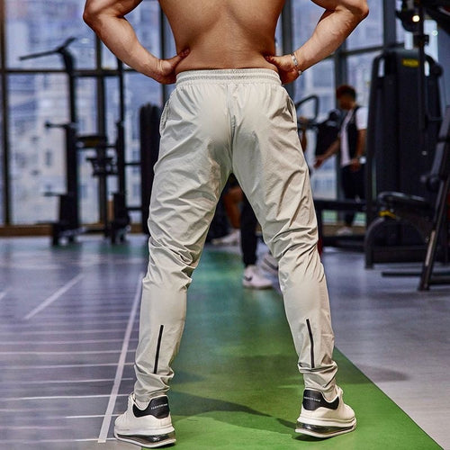 Drune | Jogginghose - Slim Fit Trainingshose mit Kordelzug, Sporthose für Fitness & Freizeit
