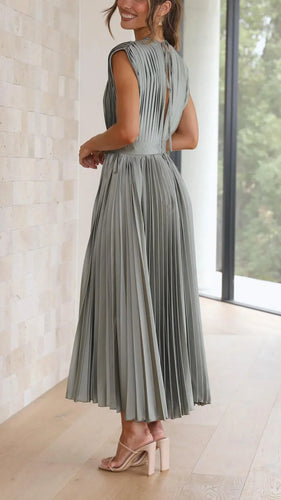 Drune | Kleid mit V Ausschnitt und Rückenkrawatte