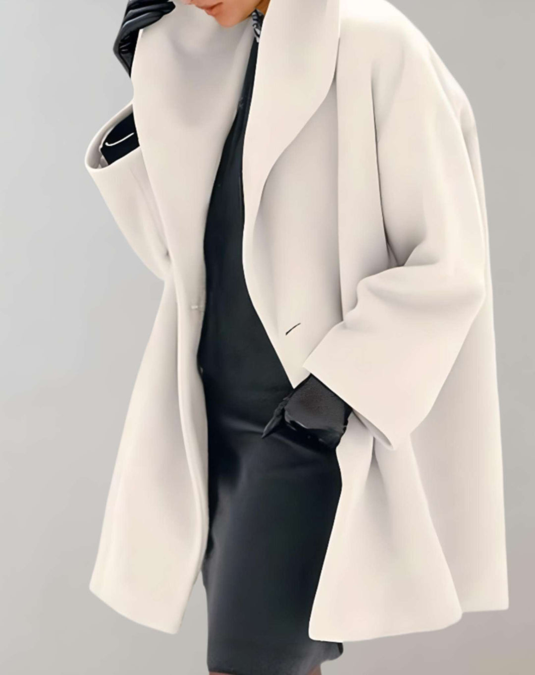 Drune | Einfarbige mittellange Jacke mit Kapuze und einem einzelnen Knopf