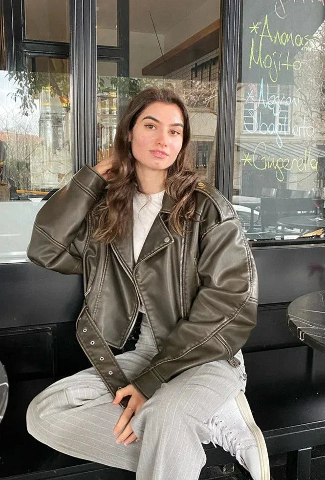 Drune - Damen verkürzte Kunstleder Bikerjacke mit taillierter Taille