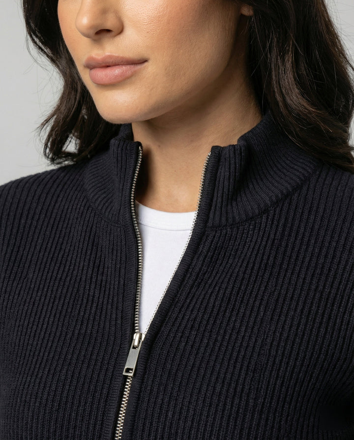 Taillierte Damen Strickjacke mit Reißverschluss und Stehkragen in Marineblau