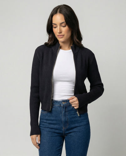 Taillierte Damen Strickjacke mit Reißverschluss und Stehkragen in Marineblau