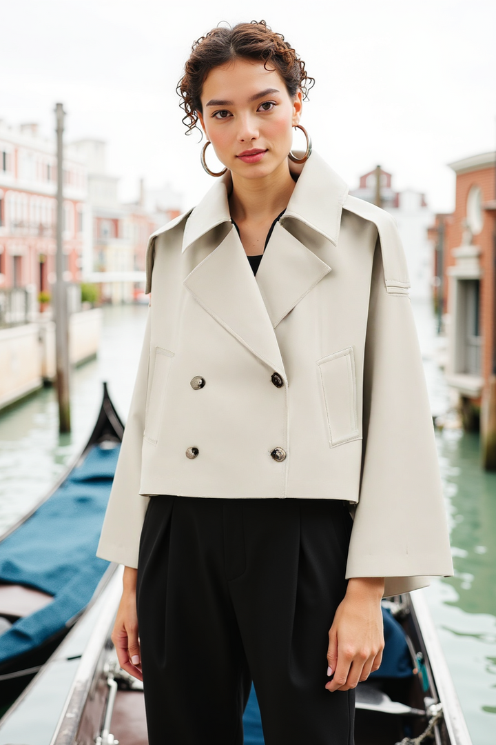 Drune | Kurzer Trenchcoat mit Doppelreiher Elegant & Zeitlos