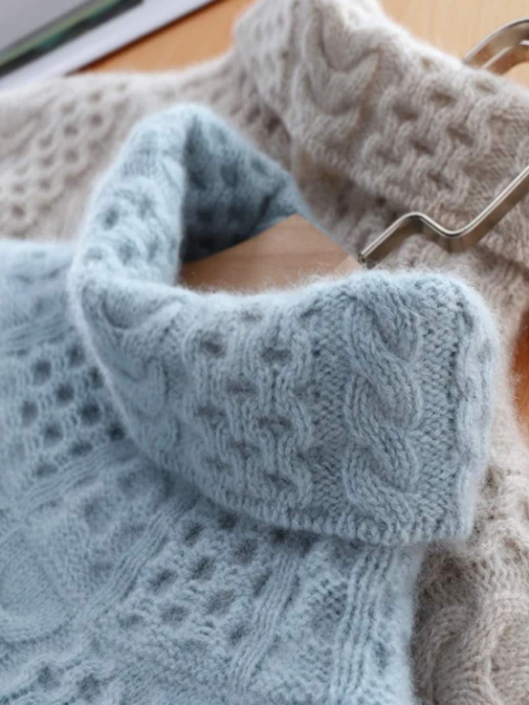 Drune | Rollkragenpullover für Damen - Kabelstrick, lockere Passform