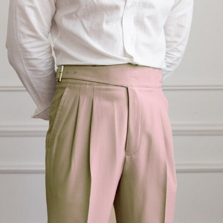 Drune Classic: Stilvolle Hose mit Schnalle