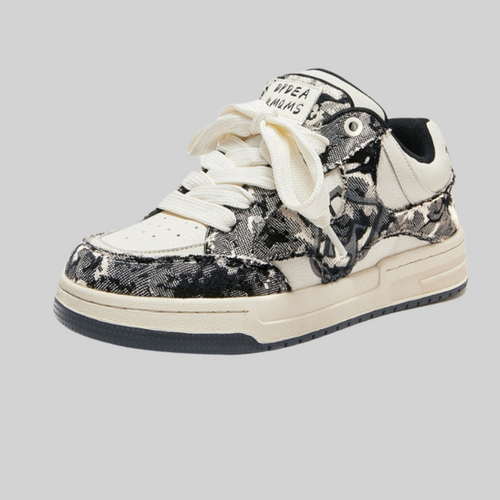 Drune | Sneakers - Casual - Retro Kreuz Graffiti