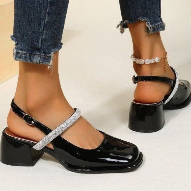 Glitzernde WeißlackPumps Drune