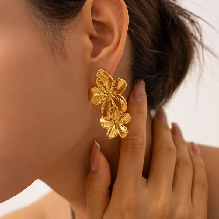 Elle™ - Hypoallergene Vintage-Blumenstecker, 18k vergoldet