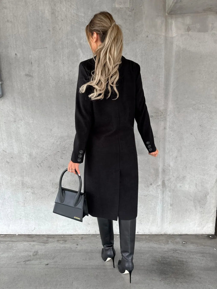 Drune | Taillierter Damen Wollmantel mit Langer Passform und Knöpfen