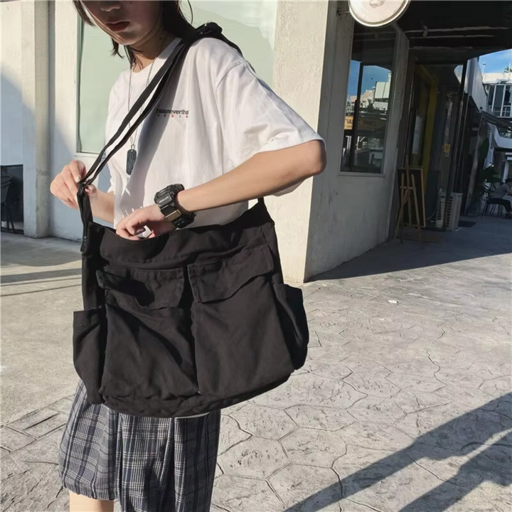 Drune | Schultertasche mit Faltendesign