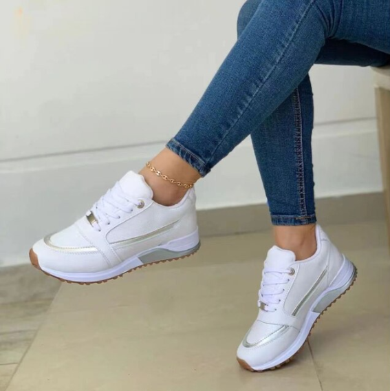Drune | Stilvolle schwarze Sneaker mit metallischen Akzenten für Damen