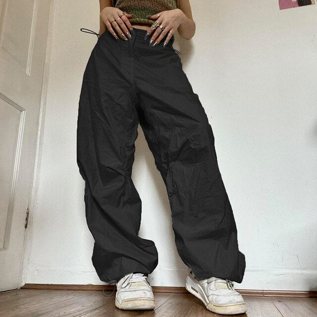 Drune Loose Fit Hose | Der neueste Damen Modetrend für 2024