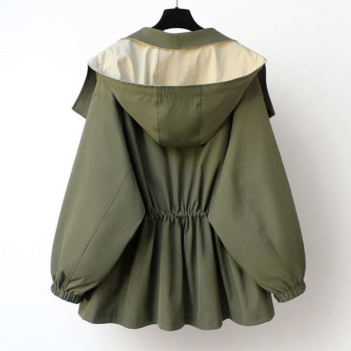 Drune | Mittellange, taillierte Windjacke für Damen mit Kapuze und Reißverschluss