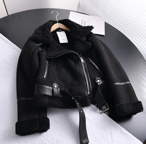 Drune | Faux Schaffell Bikerjacke Reißverschlussdetail mit Gürtelabschluss