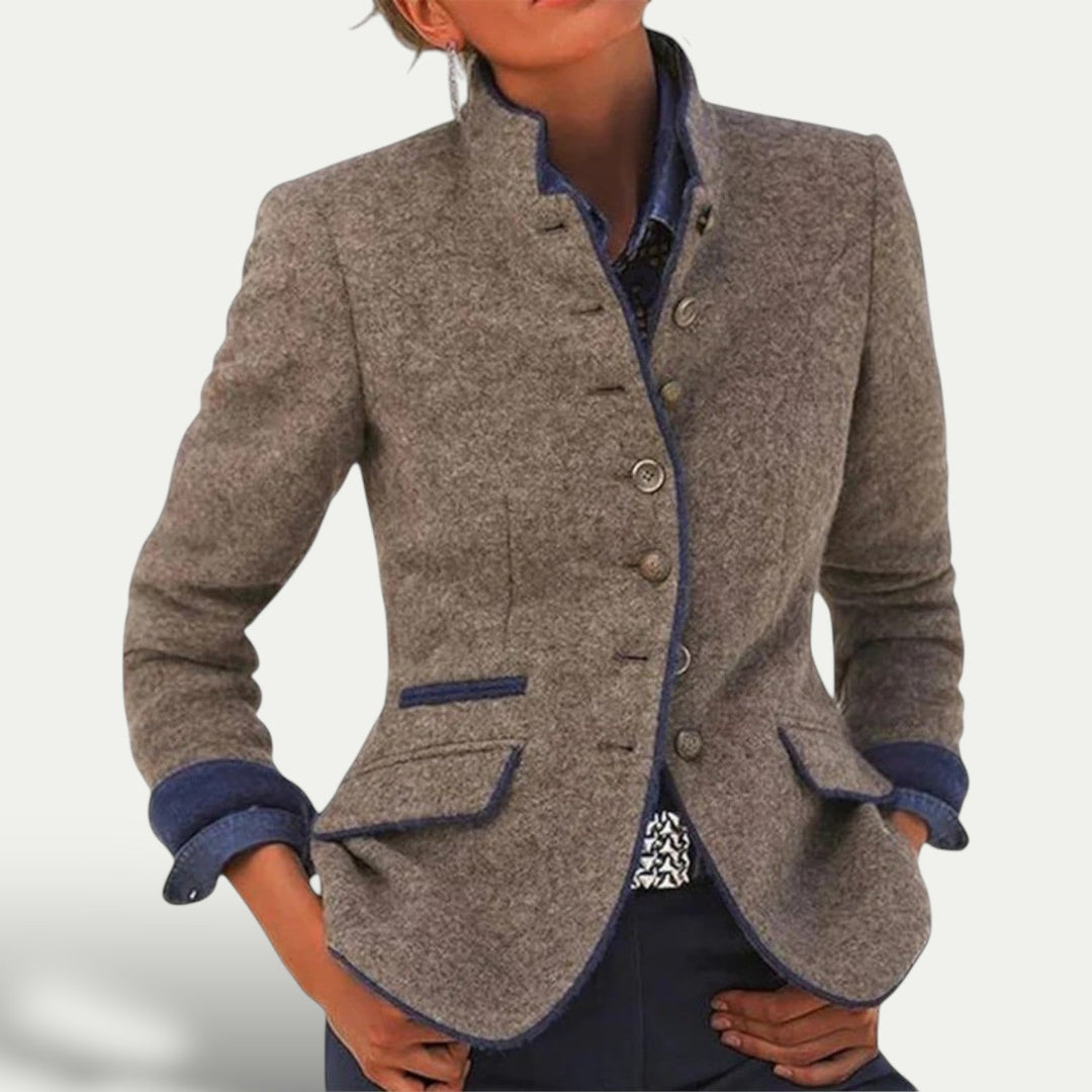 Drune | Taillierter kurzer Blazer mit Stehkragen – Schick lässige Schicht