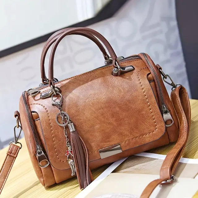 Drune – Damen-Schultertasche mit Quasten-Dekor: großes Fassungsvermögen, modisches Design