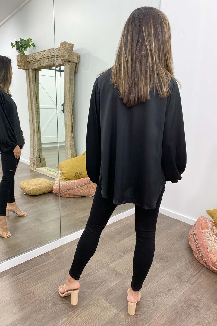 Drune | Damenbluse Mit Modernem V-Ausschnitt