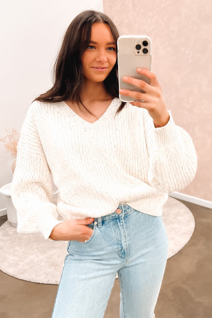 Drune | V - Ausschnitt Strickpullover